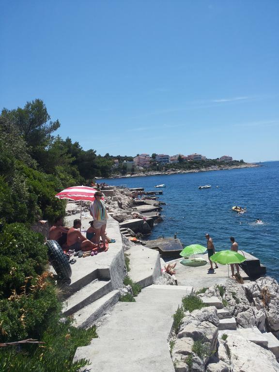 Apartments Nedjeljka Ražanj Стая снимка