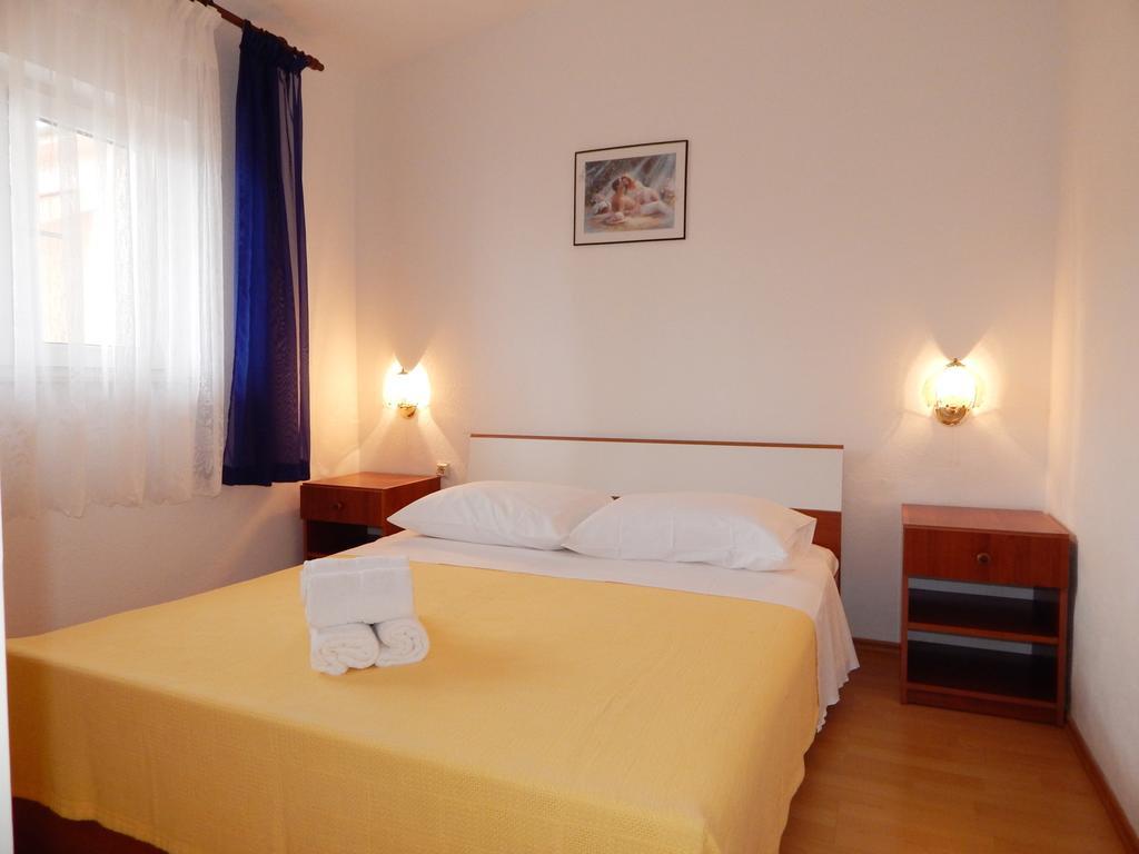 Apartments Nedjeljka Ražanj Стая снимка