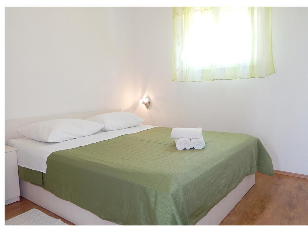 Apartments Nedjeljka Ražanj Стая снимка