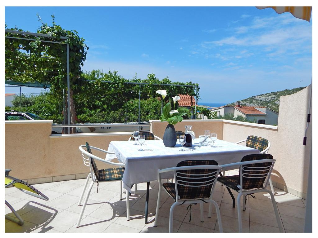 Apartments Nedjeljka Ražanj Стая снимка