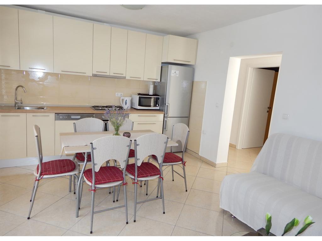 Apartments Nedjeljka Ražanj Екстериор снимка