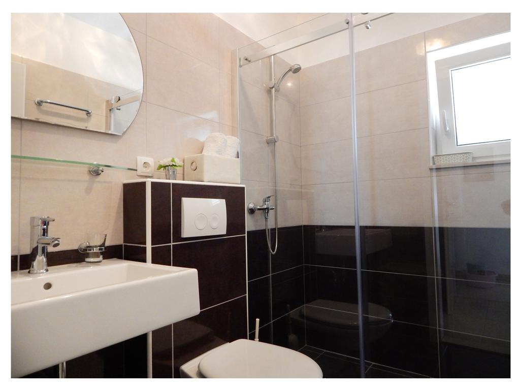 Apartments Nedjeljka Ražanj Стая снимка