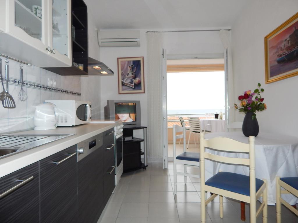 Apartments Nedjeljka Ražanj Стая снимка
