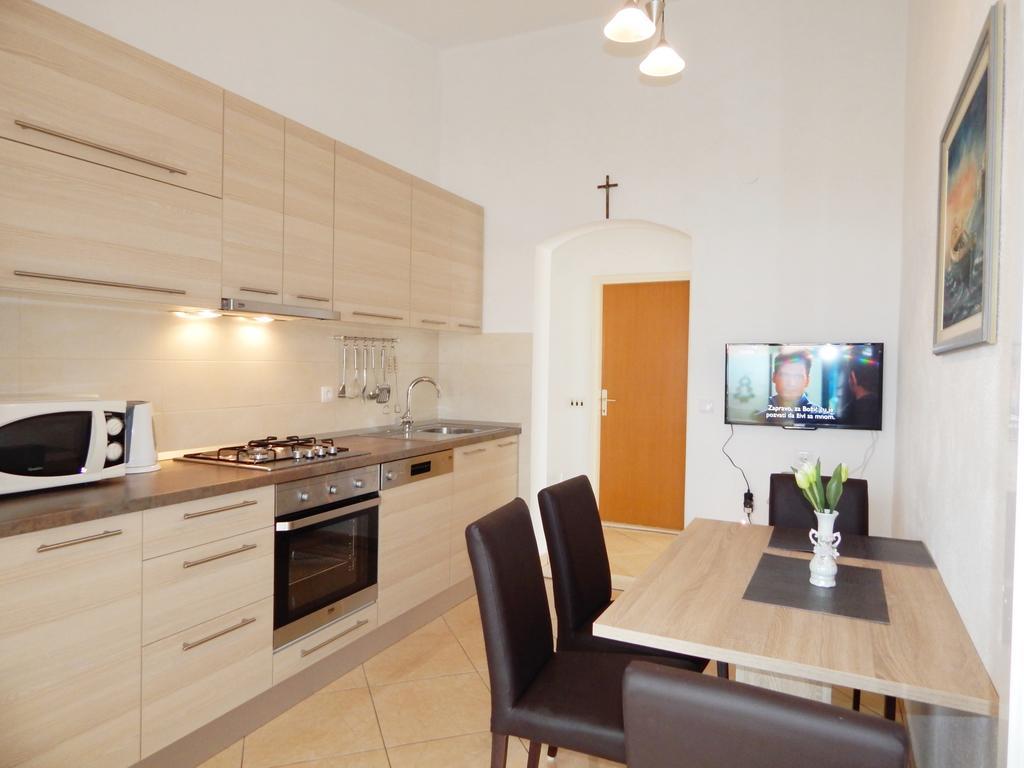 Apartments Nedjeljka Ražanj Стая снимка