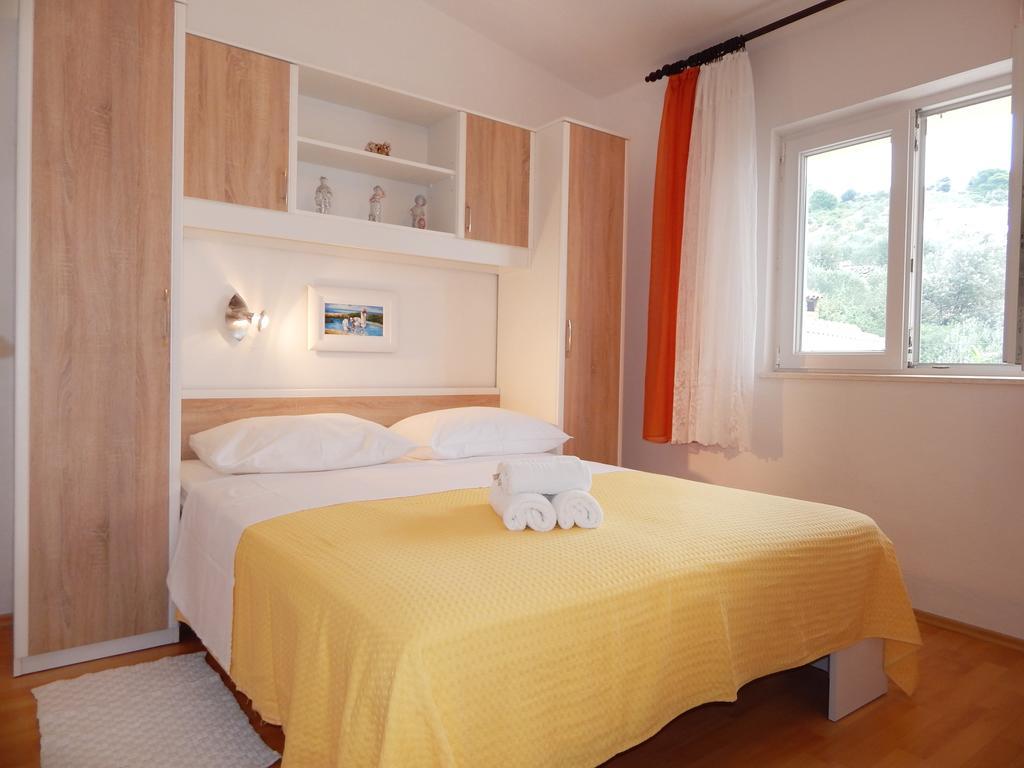 Apartments Nedjeljka Ražanj Стая снимка