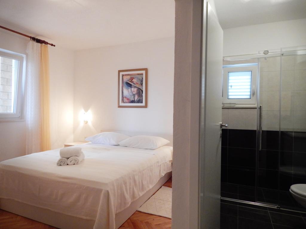 Apartments Nedjeljka Ražanj Стая снимка