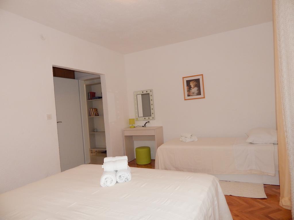 Apartments Nedjeljka Ražanj Стая снимка